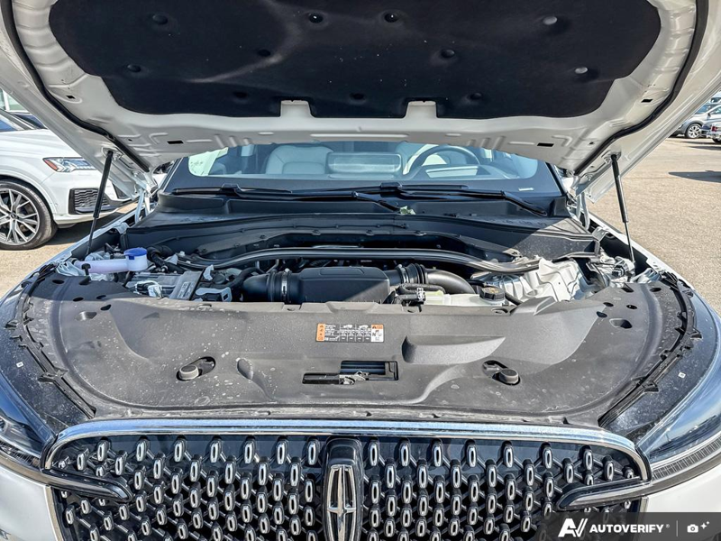 DEMO 2026 Lincoln Aviator Premiere - Pristine White Metallic Tri-coat Exterior / LIGHT SPACE GRAY Interior - $79,216 - Stock #E60358 - VIN 5LM5J6XC7TGL12813 - Photo 10
