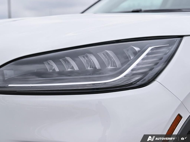 NEW 2026 Lincoln Aviator Premiere - Pristine White Metallic Tri-coat Exterior / ONYX, LINCOLN SOFT TOUCH HEATED/VENTILATED COMFORT SEATS Interior - $77,826 - Stock #E60669 - VIN 5LM5J6XC0TGL17402 - Photo 10