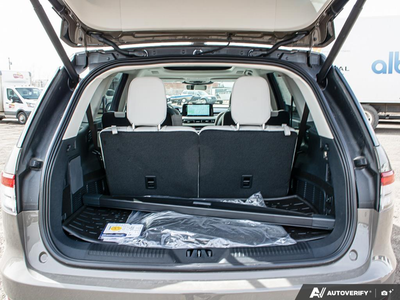 NEW 2026 Lincoln Aviator Reserve - Harbor Gray Met Cc Exterior / LIGHT SPACE GRAY PREM LEATHER Interior - $89,794 - Stock #E60245 - VIN 5LM5J7XC0TGL09239 - Photo 11