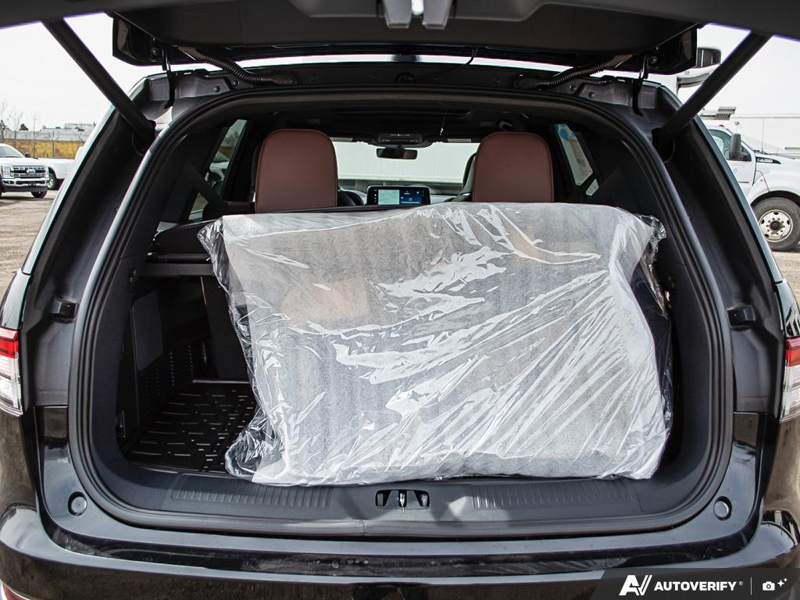 NEW 2026 Lincoln Aviator Reserve - Infinite Black Metallic Exterior / HOT CHOCOLATE PREM LTHR Interior - $90,944 - Stock #E60304 - VIN 5LM5J7XC4TGL12502 - Photo 11