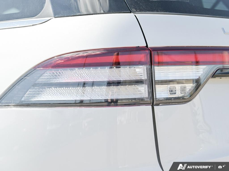 NEW 2026 Lincoln Aviator Premiere - Pristine White Metallic Tri-coat Exterior / LIGHT SPACE GRAY Interior - $80,884 - Stock #E60515 - VIN 5LM5J6XC1TGL13164 - Photo 12
