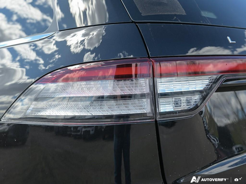 NEW 2026 Lincoln Aviator Premiere - Infinite Black Metallic Exterior / ONYX, LINCOLN SOFT TOUCH HEATED/VENTILATED COMFORT SEATS Interior - $77,111 - Stock #E60613 - VIN 5LM5J6XC3TGL13148 - Photo 12