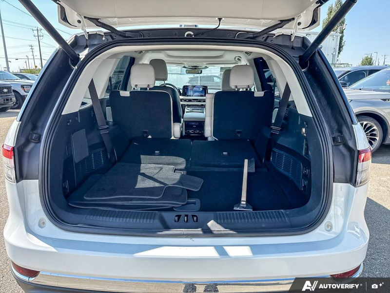 DEMO 2026 Lincoln Aviator Premiere - Pristine White Metallic Tri-coat Exterior / LIGHT SPACE GRAY Interior - $79,216 - Stock #E60358 - VIN 5LM5J6XC7TGL12813 - Photo 12