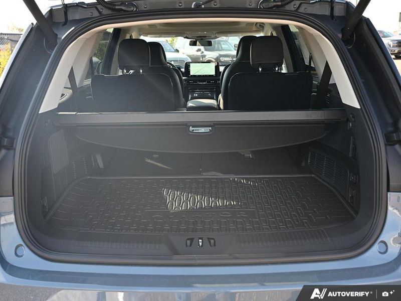 NEW 2026 Lincoln Aviator Reserve - Whisper Blue Metallic Clearcoat Exterior / ONYX PREM LEATHER Interior - $94,673 - Stock #E60986 - VIN 5LM5J7XC2TGL23935 - Photo 12