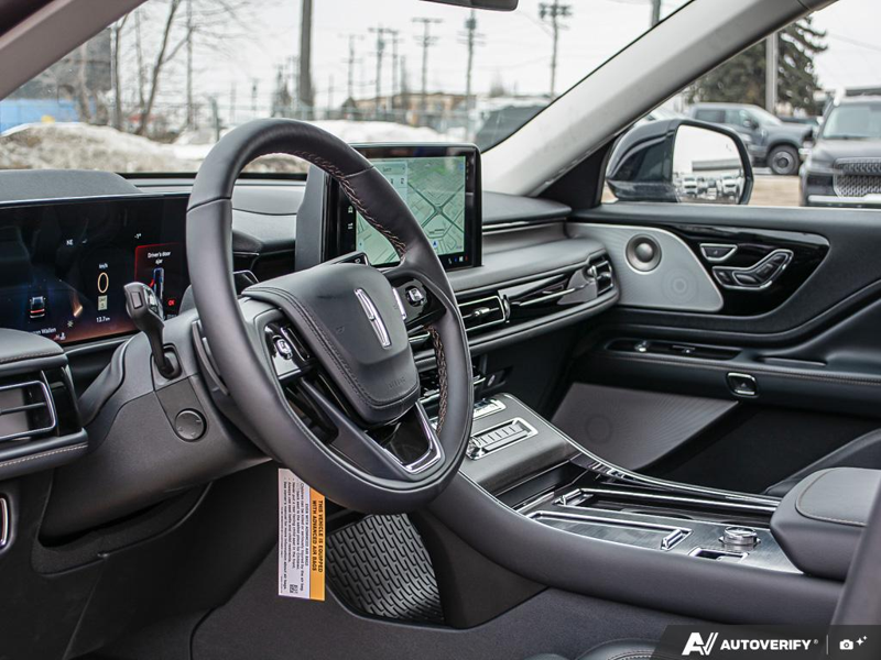 NEW 2026 Lincoln Aviator Reserve - Infinite Black Metallic Exterior / ONYX PREM LEATHER Interior - $85,436 - Stock #E60508 - VIN 5LM5J7XC3TGL15231 - Photo 13