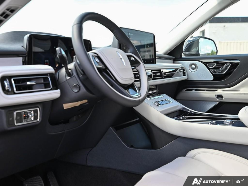 NEW 2026 Lincoln Aviator Reserve - Harbor Gray Met Cc Exterior / LIGHT SPACE GRAY PREM LEATHER Interior - $91,469 - Stock #E60718 - VIN 5LM5J7XC3TGL18517 - Photo 13
