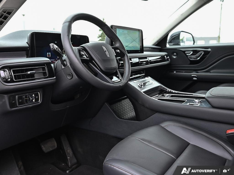 NEW 2026 Lincoln Aviator Premiere - Pristine White Metallic Tri-coat Exterior / ONYX, LINCOLN SOFT TOUCH HEATED/VENTILATED COMFORT SEATS Interior - $77,826 - Stock #E60669 - VIN 5LM5J6XC0TGL17402 - Photo 13