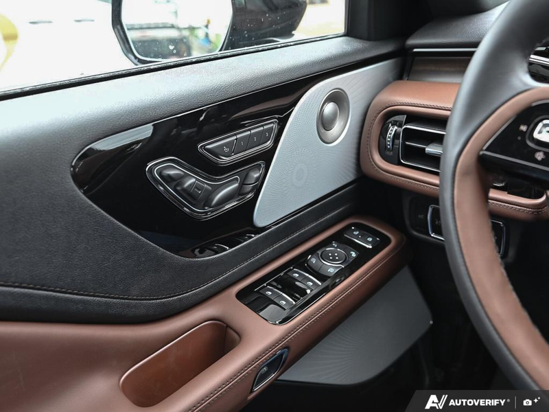 NEW 2026 Lincoln Aviator Reserve - Infinite Black Metallic Exterior / HOT CHOCOLATE PREM LTHR Interior - $98,944 - Stock #E60640 - VIN 5LM5J7XC9TGL16870 - Photo 17