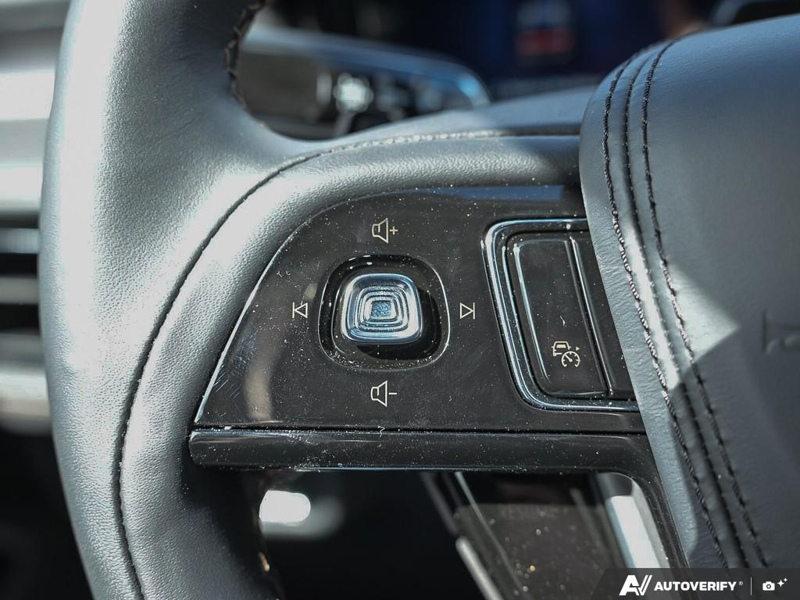 NEW 2026 Lincoln Aviator Premiere - Infinite Black Metallic Exterior / ONYX, LINCOLN SOFT TOUCH HEATED/VENTILATED COMFORT SEATS Interior - $77,111 - Stock #E60613 - VIN 5LM5J6XC3TGL13148 - Photo 18