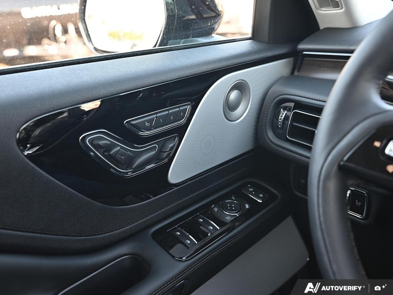NEW 2026 Lincoln Aviator Reserve - Whisper Blue Metallic Clearcoat Exterior / ONYX PREM LEATHER Interior - $94,673 - Stock #E60986 - VIN 5LM5J7XC2TGL23935 - Photo 18