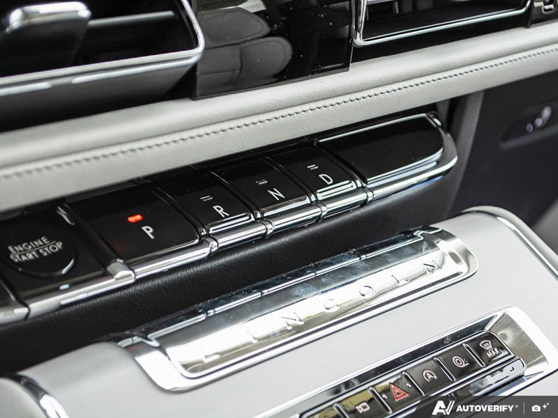 NEW 2026 Lincoln Aviator Reserve - Pristine White Metallic Tri-coat Exterior / LIGHT SPACE GRAY PREM LEATHER Interior - $98,894 - Stock #E60261 - VIN 5LM5J7XC4TGL08918 - Photo 19
