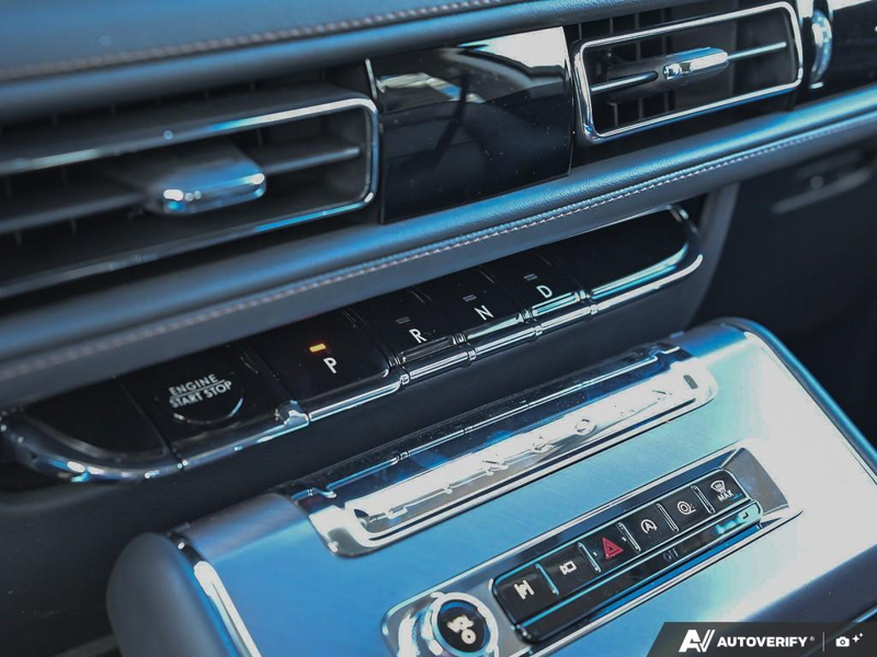 NEW 2026 Lincoln Aviator Premiere - Infinite Black Metallic Exterior / ONYX, LINCOLN SOFT TOUCH HEATED/VENTILATED COMFORT SEATS Interior - $77,111 - Stock #E60613 - VIN 5LM5J6XC3TGL13148 - Photo 19