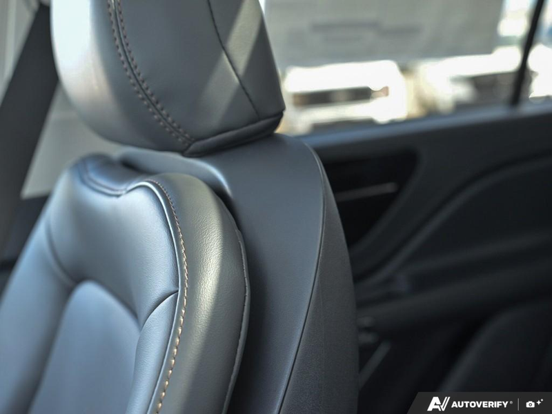 NEW 2026 Lincoln Aviator Premiere - Infinite Black Metallic Exterior / ONYX, LINCOLN SOFT TOUCH HEATED/VENTILATED COMFORT SEATS Interior - $77,111 - Stock #E60613 - VIN 5LM5J6XC3TGL13148 - Photo 23