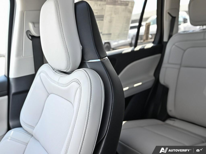 NEW 2026 Lincoln Aviator Reserve - Harbor Gray Met Cc Exterior / LIGHT SPACE GRAY PREM LEATHER Interior - $91,469 - Stock #E60718 - VIN 5LM5J7XC3TGL18517 - Photo 23