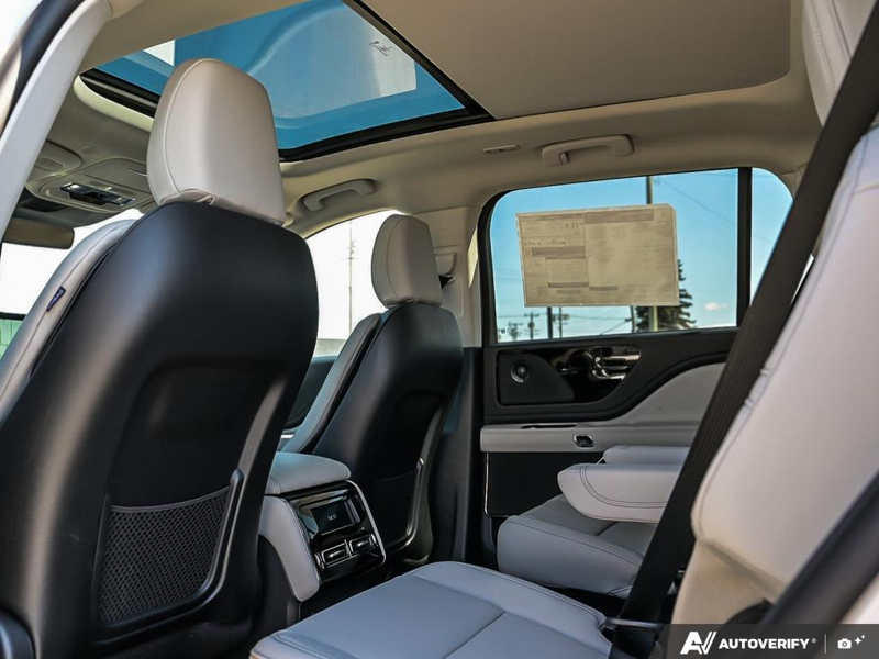 NEW 2026 Lincoln Aviator Premiere - Pristine White Metallic Tri-coat Exterior / LIGHT SPACE GRAY Interior - $80,884 - Stock #E60515 - VIN 5LM5J6XC1TGL13164 - Photo 24