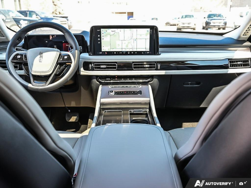 NEW 2026 Lincoln Aviator Premiere - Pristine White Metallic Tri-coat Exterior / LIGHT SPACE GRAY Interior - $80,884 - Stock #E60515 - VIN 5LM5J6XC1TGL13164 - Photo 25
