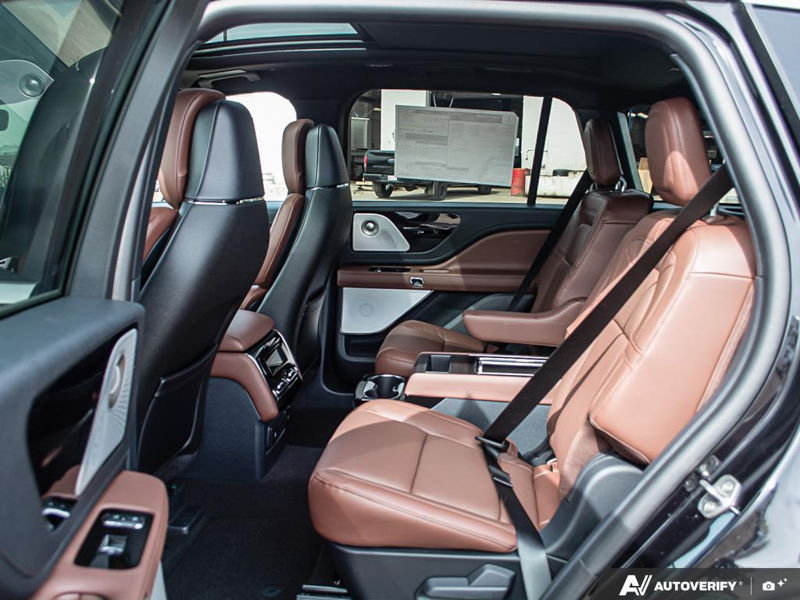 NEW 2026 Lincoln Aviator Reserve - Infinite Black Metallic Exterior / HOT CHOCOLATE PREM LTHR Interior - $90,944 - Stock #E60304 - VIN 5LM5J7XC4TGL12502 - Photo 25