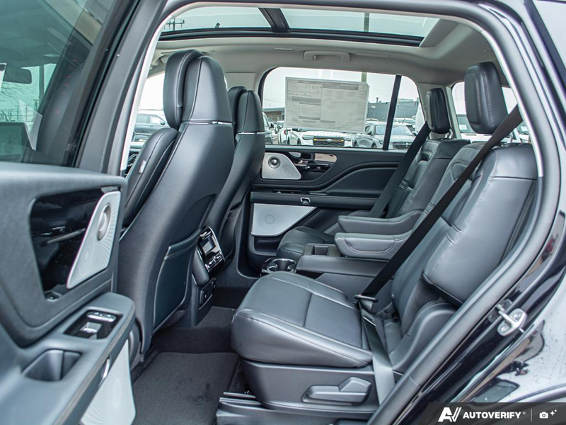 NEW 2026 Lincoln Aviator Reserve - Infinite Black Metallic Exterior / ONYX PREM LEATHER Interior - $85,436 - Stock #E60508 - VIN 5LM5J7XC3TGL15231 - Photo 25
