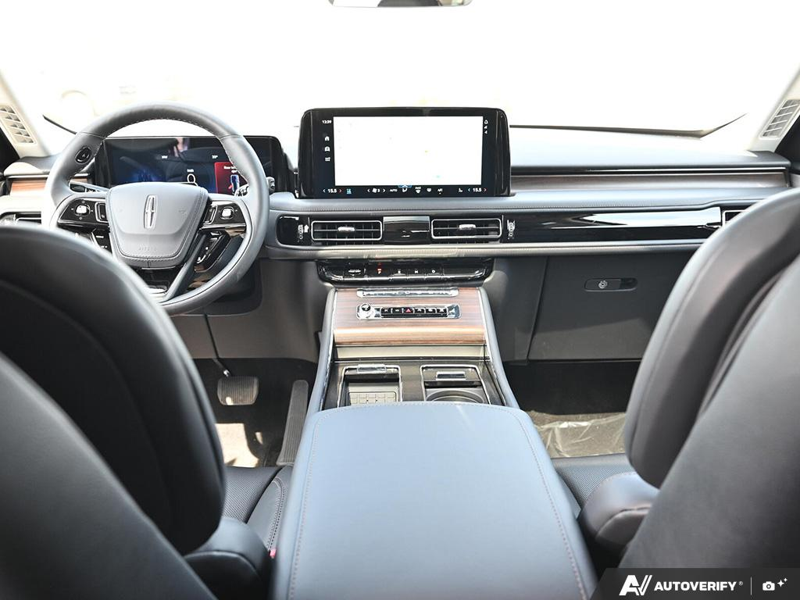 NEW 2026 Lincoln Aviator Reserve - Whisper Blue Metallic Clearcoat Exterior / ONYX PREM LEATHER Interior - $92,500 - Stock #E60974 - VIN 5LM5J7XC8TGL25012 - Photo 25