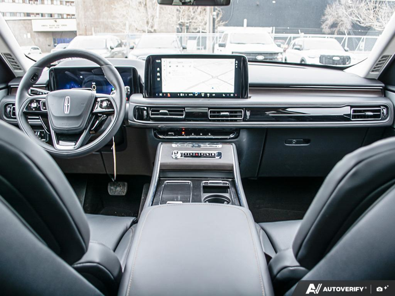 NEW 2026 Lincoln Aviator Reserve - Infinite Black Metallic Exterior / ONYX PREM LEATHER Interior - $85,469 - Stock #E60508 - VIN 5LM5J7XC3TGL15231 - Photo 26
