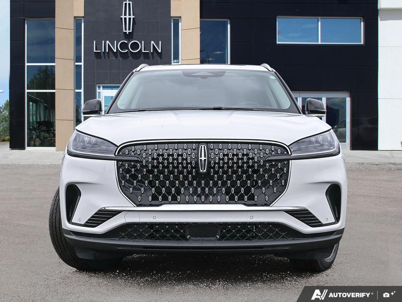 NEW 2026 Lincoln Aviator Premiere - Pristine White Metallic Tri-coat Exterior / ONYX, LINCOLN SOFT TOUCH HEATED/VENTILATED COMFORT SEATS Interior - $77,826 - Stock #E60669 - VIN 5LM5J6XC0TGL17402 - Photo 2