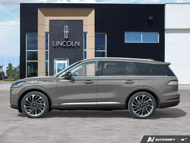 NEW 2026 Lincoln Aviator Reserve - Harbor Gray Met Cc Exterior / LIGHT SPACE GRAY PREM LEATHER Interior - $89,794 - Stock #E60245 - VIN 5LM5J7XC0TGL09239 - Photo 3
