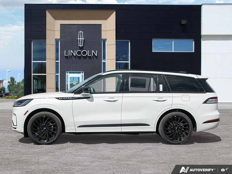 NEW 2026 Lincoln Aviator Reserve - Pristine White Metallic Tri-coat Exterior / LIGHT SPACE GRAY PREM LEATHER Interior - $98,894 - Stock #E60261 - VIN 5LM5J7XC4TGL08918 - Photo 3