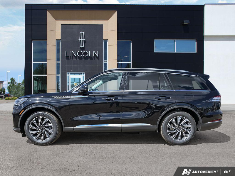 NEW 2026 Lincoln Aviator Premiere - Infinite Black Metallic Exterior / ONYX, LINCOLN SOFT TOUCH HEATED/VENTILATED COMFORT SEATS Interior - $77,111 - Stock #E60613 - VIN 5LM5J6XC3TGL13148 - Photo 3