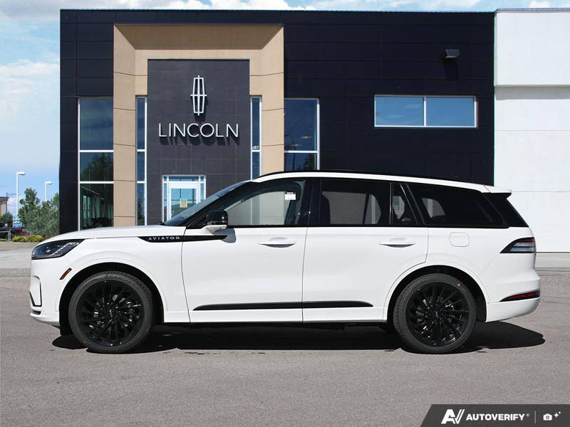 NEW 2026 Lincoln Aviator Reserve - Pristine White Metallic Tri-coat Exterior / LIGHT SPACE GRAY PREM LEATHER Interior - $98,844 - Stock #E60750 - VIN 5LM5J7XC2TGL18704 - Photo 3
