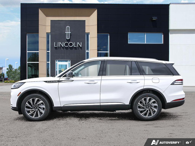 NEW 2026 Lincoln Aviator Premiere - Pristine White Metallic Tri-coat Exterior / ONYX, LINCOLN SOFT TOUCH HEATED/VENTILATED COMFORT SEATS Interior - $77,826 - Stock #E60669 - VIN 5LM5J6XC0TGL17402 - Photo 3