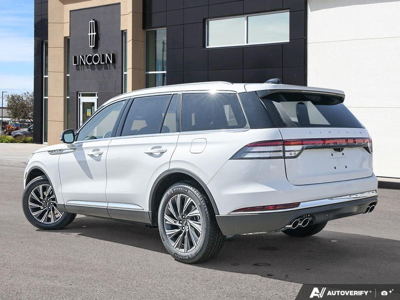 NEW 2026 Lincoln Aviator Premiere - Pristine White Metallic Tri-coat Exterior / LIGHT SPACE GRAY Interior - $80,884 - Stock #E60515 - VIN 5LM5J6XC1TGL13164 - Photo 4