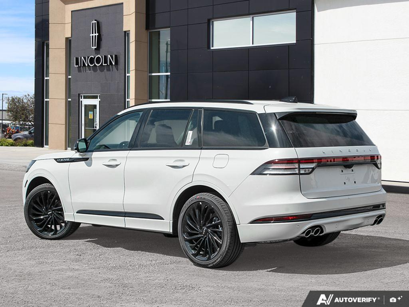 NEW 2026 Lincoln Aviator Reserve - Pristine White Metallic Tri-coat Exterior / LIGHT SPACE GRAY PREM LEATHER Interior - $98,894 - Stock #E60261 - VIN 5LM5J7XC4TGL08918 - Photo 4