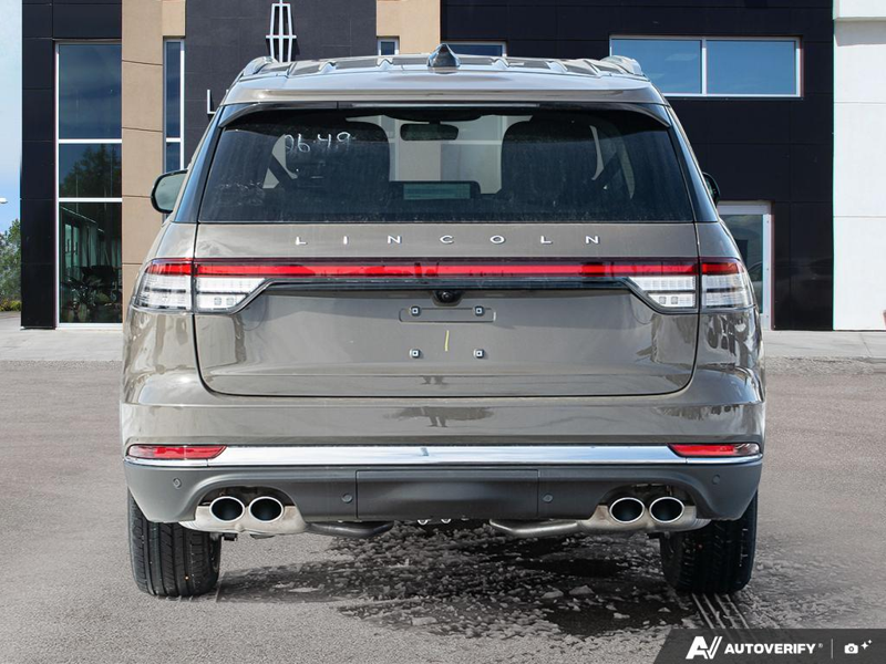 NEW 2026 Lincoln Aviator Premiere - Harbor Gray Met Cc Exterior / LIGHT SPACE GRAY Interior - $79,909 - Stock #E60263 - VIN 5LM5J6XC3TGL10007 - Photo 5