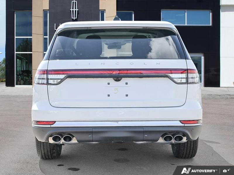 NEW 2026 Lincoln Aviator Premiere - Pristine White Metallic Tri-coat Exterior / LIGHT SPACE GRAY Interior - $80,884 - Stock #E60515 - VIN 5LM5J6XC1TGL13164 - Photo 5
