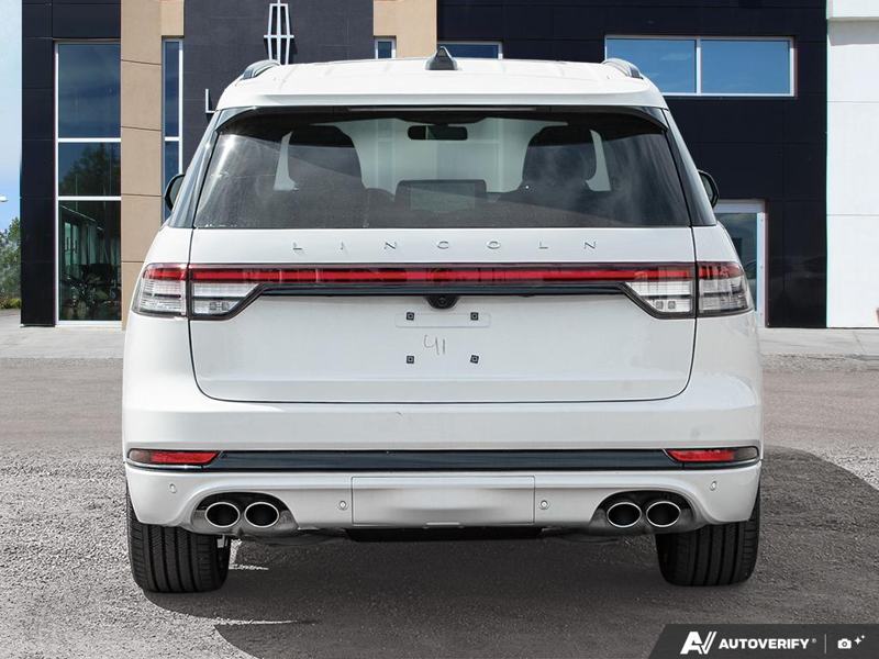 NEW 2026 Lincoln Aviator Reserve - Pristine White Metallic Tri-coat Exterior / LIGHT SPACE GRAY PREM LEATHER Interior - $98,894 - Stock #E60261 - VIN 5LM5J7XC4TGL08918 - Photo 5