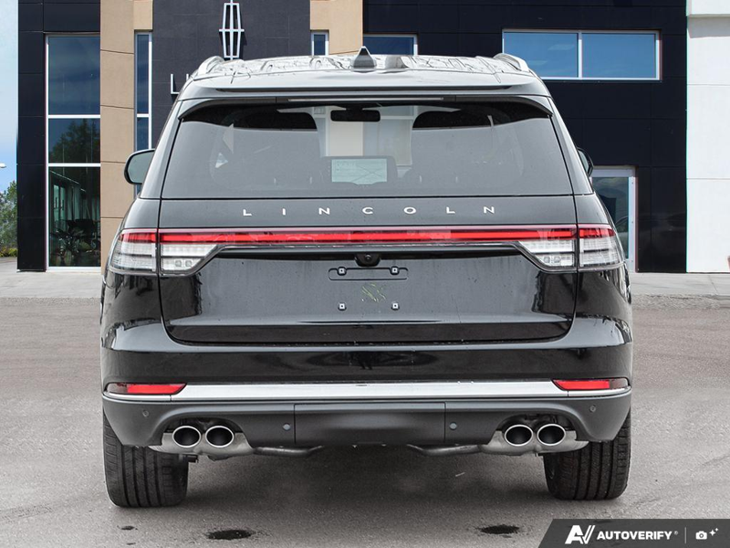 NEW 2026 Lincoln Aviator Reserve - Infinite Black Metallic Exterior / ONYX PREM LEATHER Interior - $85,436 - Stock #E60508 - VIN 5LM5J7XC3TGL15231 - Photo 5