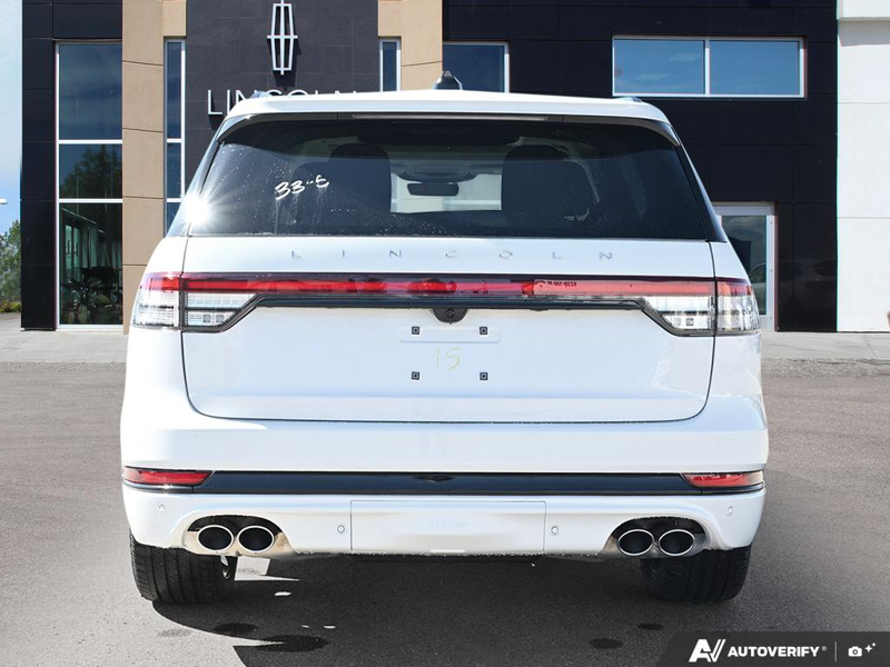NEW 2026 Lincoln Aviator Reserve - Pristine White Metallic Tri-coat Exterior / LIGHT SPACE GRAY PREM LEATHER Interior - $98,844 - Stock #E60750 - VIN 5LM5J7XC2TGL18704 - Photo 5