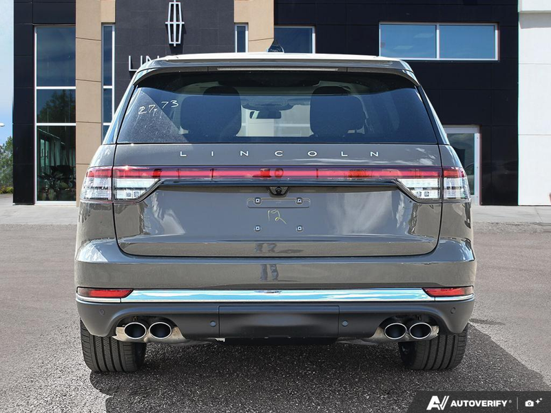 NEW 2026 Lincoln Aviator Reserve - Harbor Gray Met Cc Exterior / LIGHT SPACE GRAY PREM LEATHER Interior - $91,469 - Stock #E60718 - VIN 5LM5J7XC3TGL18517 - Photo 5