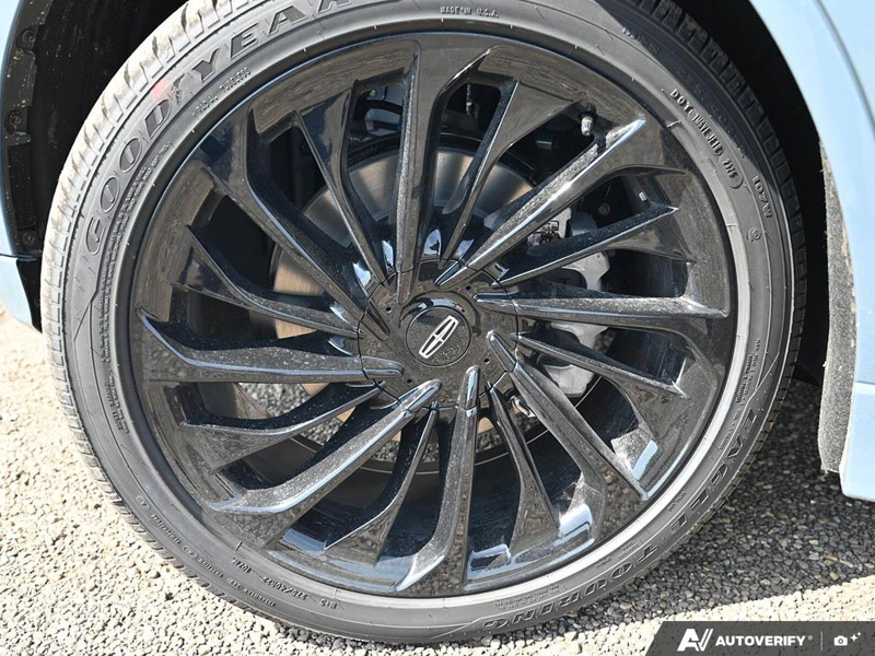 NEW 2026 Lincoln Aviator Reserve - Whisper Blue Metallic Clearcoat Exterior / ONYX PREM LEATHER Interior - $92,500 - Stock #E60974 - VIN 5LM5J7XC8TGL25012 - Photo 6