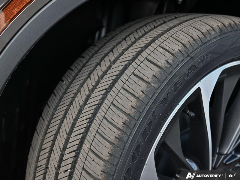NEW 2026 Lincoln Aviator Reserve - Harbor Gray Met Cc Exterior / LIGHT SPACE GRAY PREM LEATHER Interior - $91,469 - Stock #E60718 - VIN 5LM5J7XC3TGL18517 - Photo 7