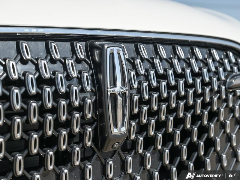 NEW 2026 Lincoln Aviator Premiere - Pristine White Metallic Tri-coat Exterior / LIGHT SPACE GRAY Interior - $80,884 - Stock #E60515 - VIN 5LM5J6XC1TGL13164 - Photo 9