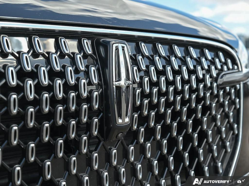 NEW 2026 Lincoln Aviator Premiere - Infinite Black Metallic Exterior / ONYX, LINCOLN SOFT TOUCH HEATED/VENTILATED COMFORT SEATS Interior - $77,111 - Stock #E60613 - VIN 5LM5J6XC3TGL13148 - Photo 9