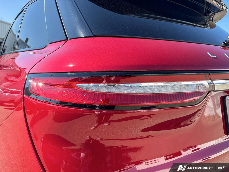 USED 2026 Lincoln Corsair Reserve - Red Carpet Metallic Tinted Clearcoat Exterior / EBONY, PREMIUM LEATHER-TRIMMED HEATED/VENTILATED CAPTAIN'S CHAIR Interior - $64,955 - Stock #EP4725 - VIN 5LMCJ2DA2TUL00024 - Photo 11
