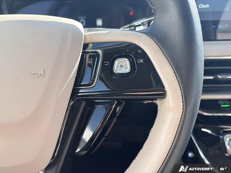 USED 2026 Lincoln Corsair Reserve - Infinite Black Metallic Clearcoat Exterior / LIGHT SMOKED TRUFFLE, PREMIUM LEATHER-TRIMMED HEATED/VENTILATED Interior - $58,950 - Stock #EP4741 - VIN 5LMCJ2DA7TUL00083 - Photo 16