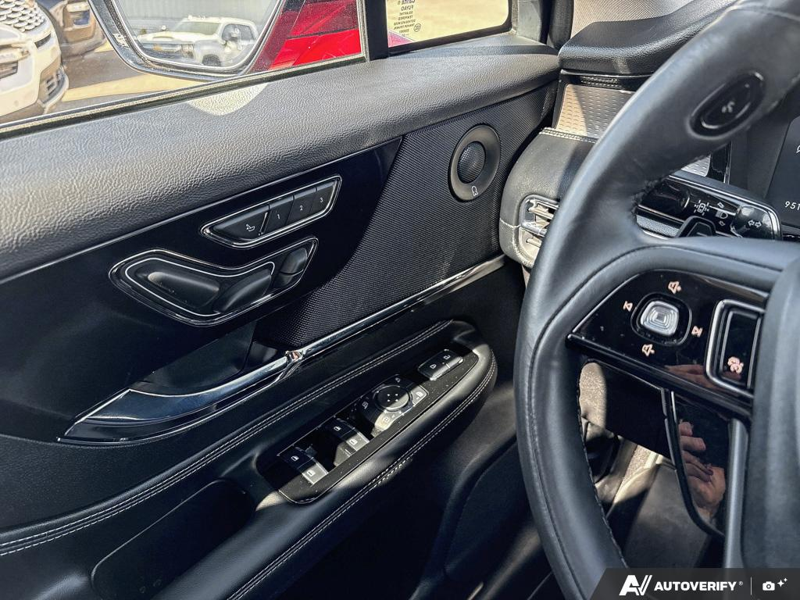 USED 2026 Lincoln Corsair Reserve - Red Carpet Metallic Tinted Clearcoat Exterior / EBONY, PREMIUM LEATHER-TRIMMED HEATED/VENTILATED CAPTAIN'S CHAIR Interior - $64,955 - Stock #EP4725 - VIN 5LMCJ2DA2TUL00024 - Photo 17