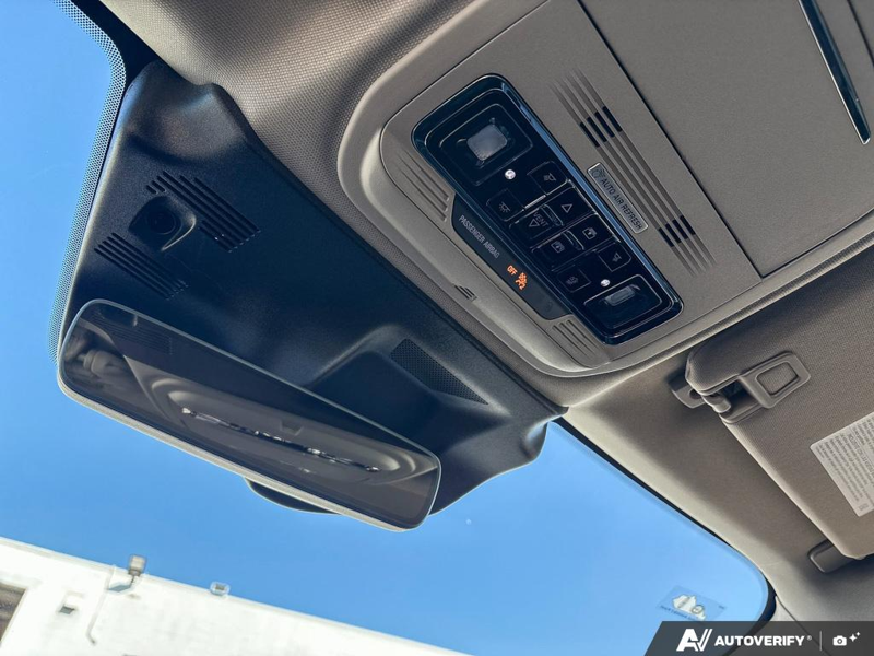 USED 2026 Lincoln Corsair Reserve - Red Carpet Metallic Tinted Clearcoat Exterior / EBONY, PREMIUM LEATHER-TRIMMED HEATED/VENTILATED CAPTAIN'S CHAIR Interior - $64,955 - Stock #EP4725 - VIN 5LMCJ2DA2TUL00024 - Photo 21