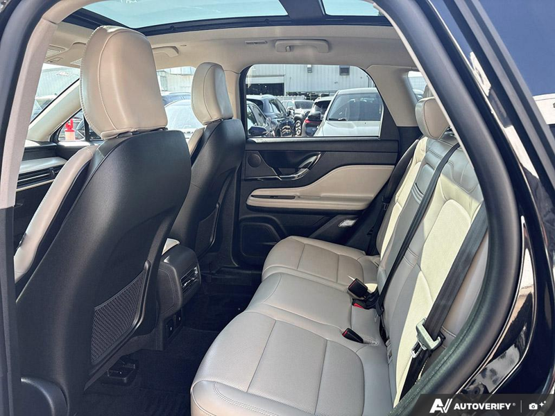 USED 2026 Lincoln Corsair Reserve - Infinite Black Metallic Clearcoat Exterior / LIGHT SMOKED TRUFFLE, PREMIUM LEATHER-TRIMMED HEATED/VENTILATED Interior - $58,950 - Stock #EP4741 - VIN 5LMCJ2DA7TUL00083 - Photo 23