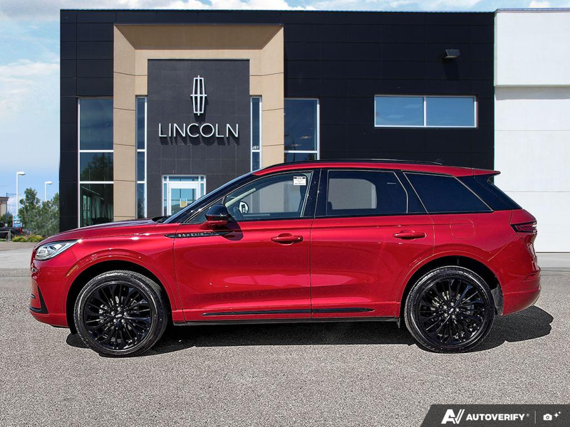 USED 2026 Lincoln Corsair Reserve - Red Carpet Metallic Tinted Clearcoat Exterior / EBONY, PREMIUM LEATHER-TRIMMED HEATED/VENTILATED CAPTAIN'S CHAIR Interior - $64,955 - Stock #EP4725 - VIN 5LMCJ2DA2TUL00024 - Photo 3