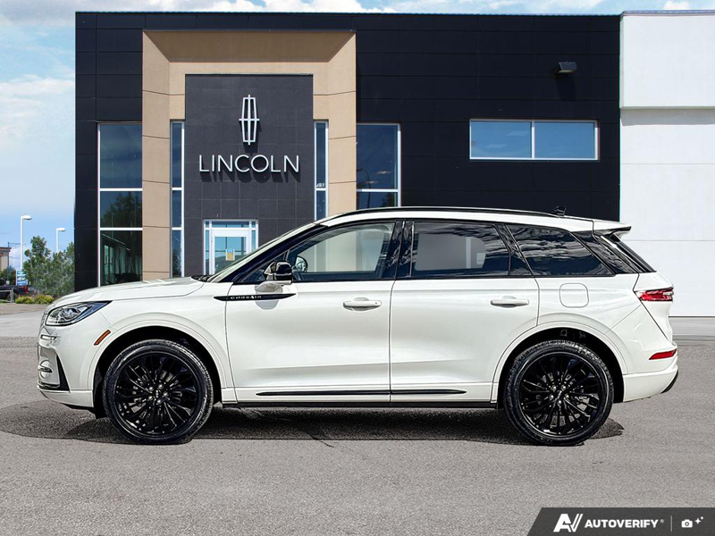 USED 2026 Lincoln Corsair Reserve - Pristine White Metallic Tri-coat Exterior / EBONY/ETERNAL RED, PREMIUM LEATHER-TRIMMED HEATED/VENTILATED CAP Interior - $63,976 - Stock #EP4740 - VIN 5LMCJ2DA2TUL00119 - Photo 3