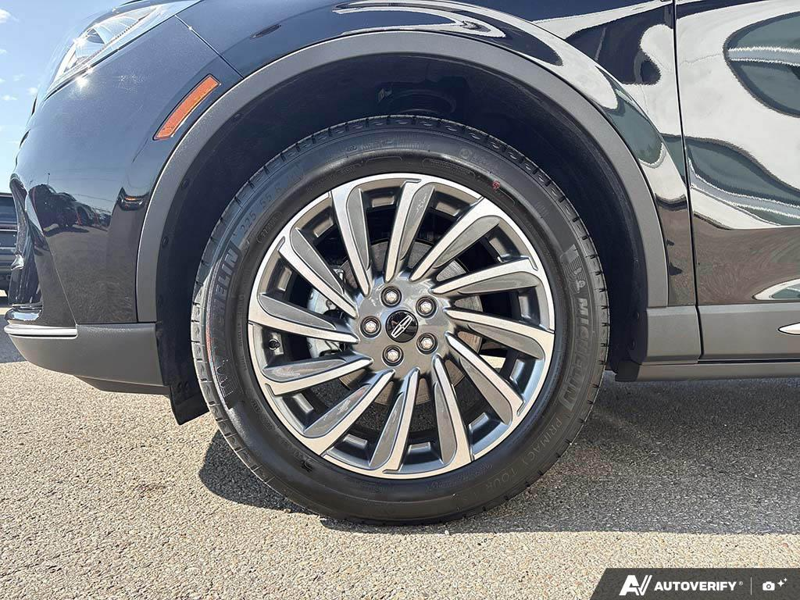 USED 2026 Lincoln Corsair Reserve - Infinite Black Metallic Clearcoat Exterior / LIGHT SMOKED TRUFFLE, PREMIUM LEATHER-TRIMMED HEATED/VENTILATED Interior - $58,950 - Stock #EP4741 - VIN 5LMCJ2DA7TUL00083 - Photo 6